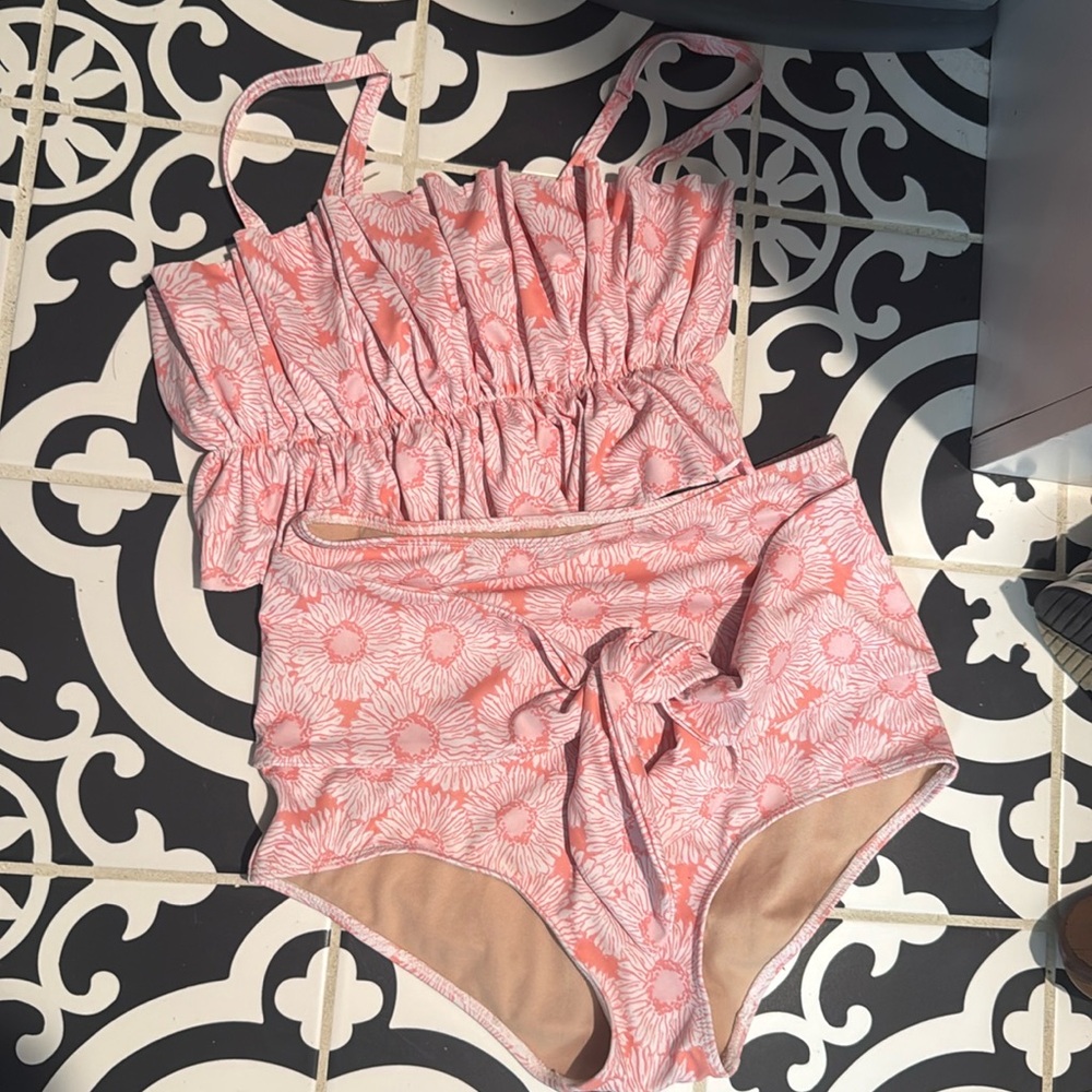 Kortni Jeane bathing suit size small